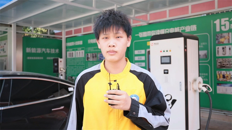中考之外，技術之路——劉文豪的16歲選擇