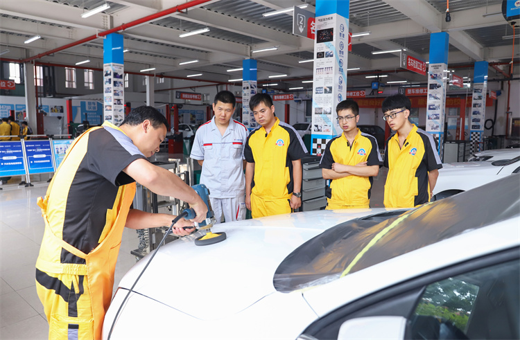 告別體力活！拒絕死工資！學(xué)習(xí)汽車美容創(chuàng)業(yè)當(dāng)老板