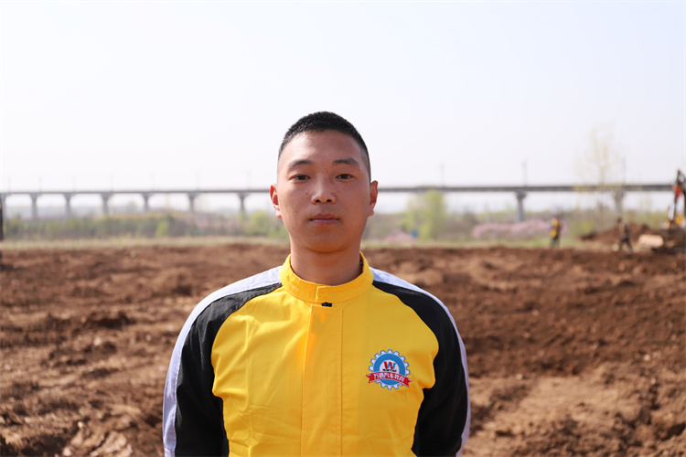 戎裝換校服，人生一樣精彩——周世豪