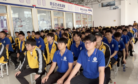 新起點(diǎn)  不一YOUNG——大咖進(jìn)校園活動圓滿舉行